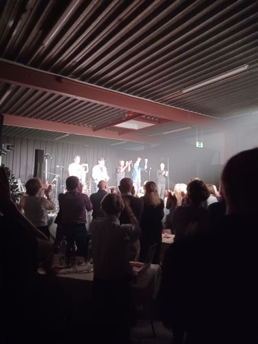 Applaudissements stand up pour la finale.