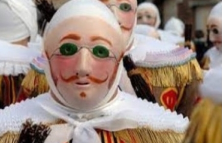 Journée à Binche : Musée du masque et lunch a la Trattoria